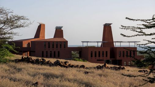 Уникальный термитник: необычный учебный кампус в Кении 