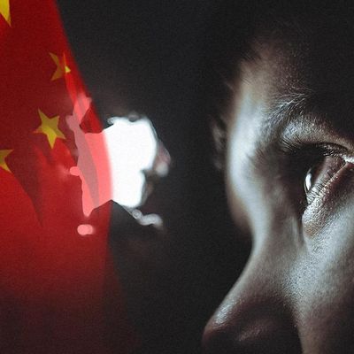 Китайська влада заманює перекладачів у "цифрове шпигунство", – Financial Times